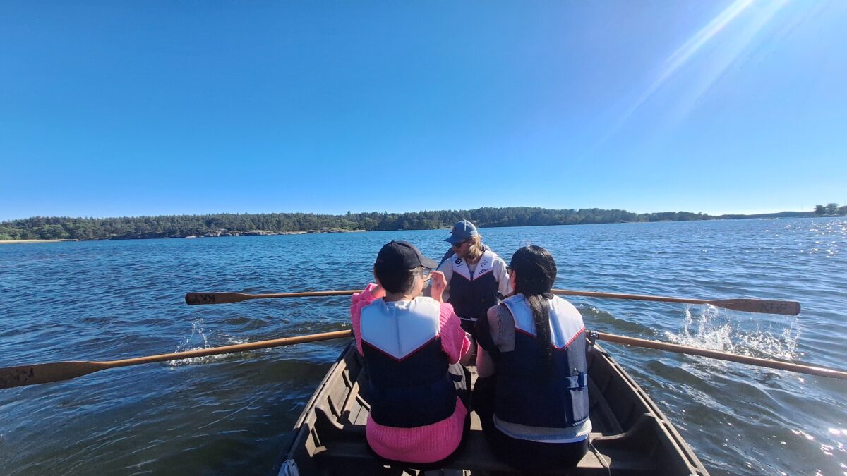 Rowing in Korpoström, photo by Julia Lohmann